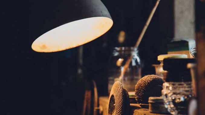ueberstunden Arbeit: Extrageld für Überstunden / Quelle: Stockata.de