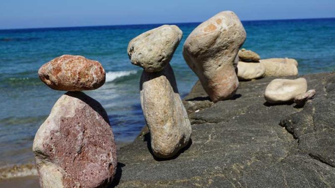 urlaub-steine-strand Urlaub: Übertragung von Resturlaub auf nächstes Jahr / Quelle: Stockata.de